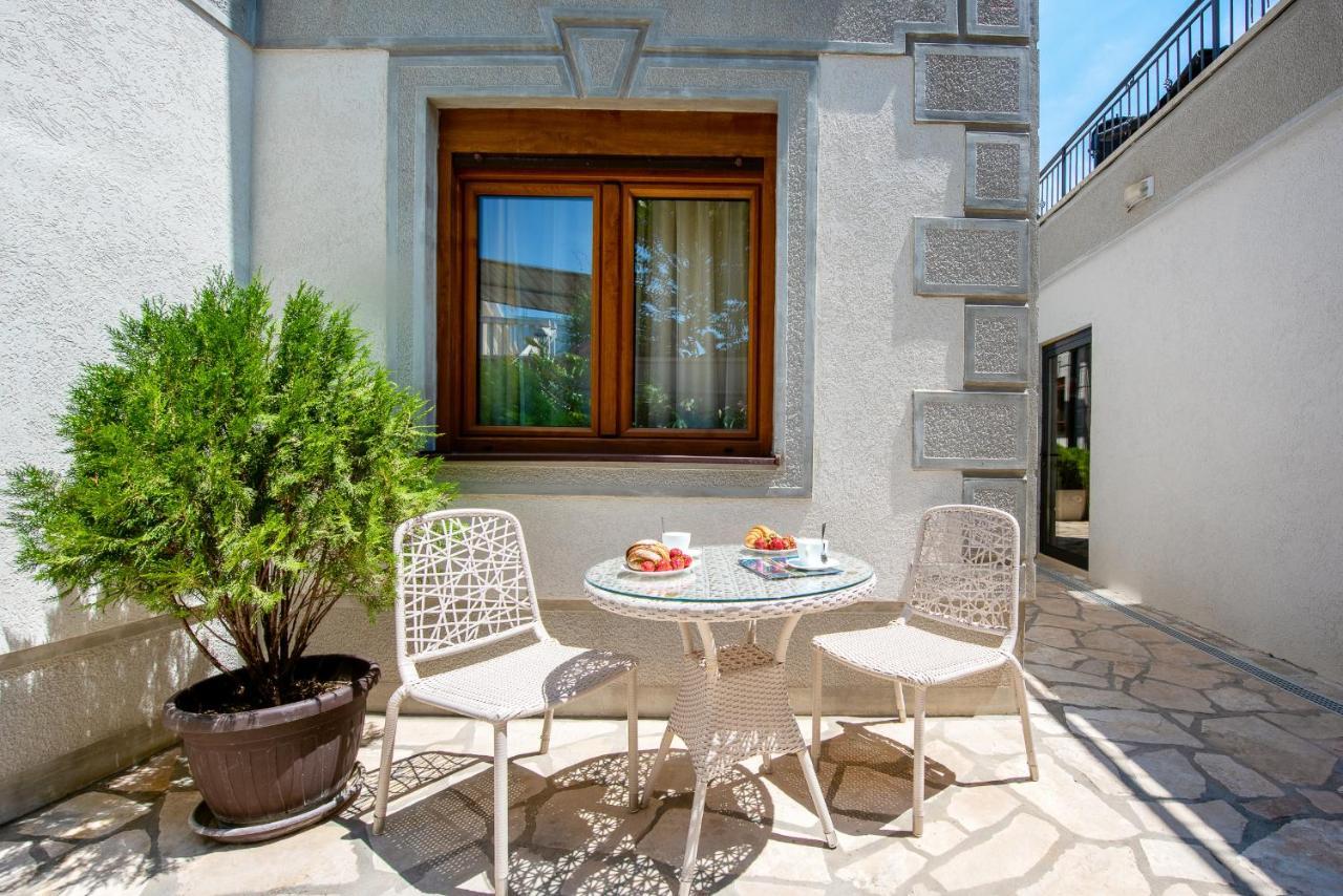 Santorini Apart Krasići Exteriör bild