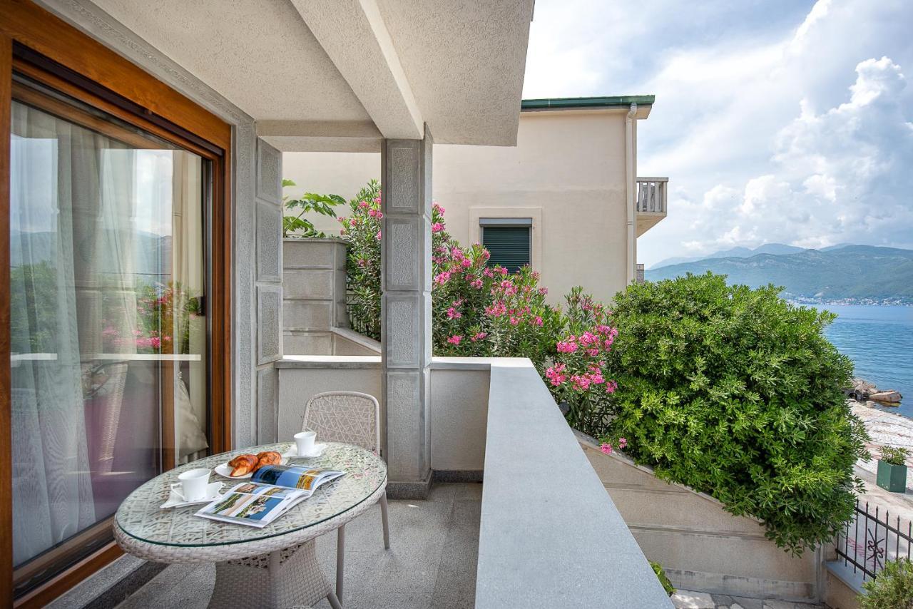 Santorini Apart Krasići Exteriör bild