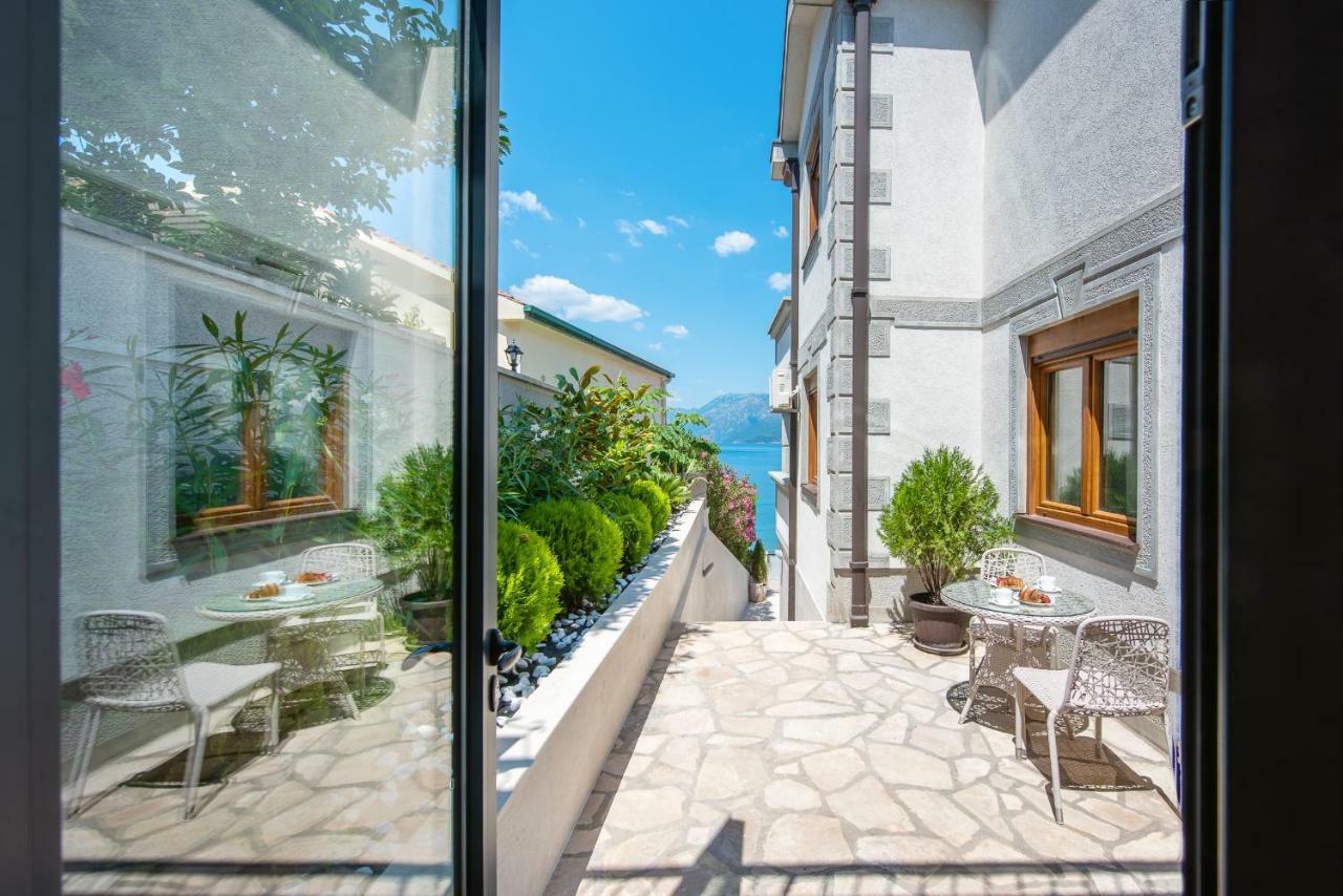 Santorini Apart Krasići Exteriör bild